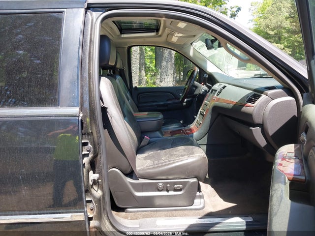 Cadillac Escalade Standard