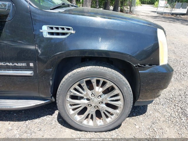 Cadillac Escalade Standard