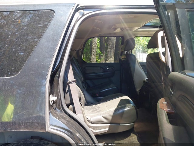 Cadillac Escalade Standard