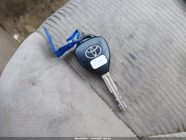 Toyota RAV4 Base V6
