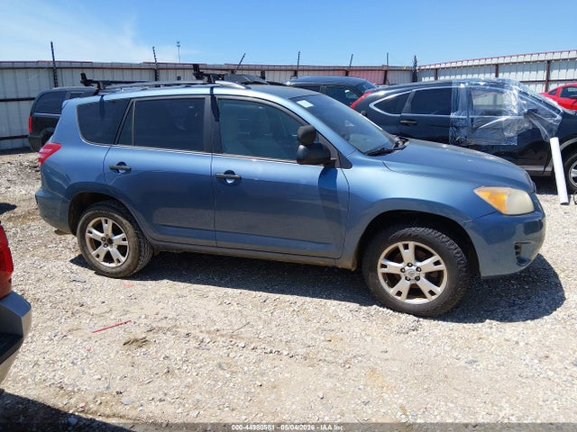 Toyota RAV4 Base V6
