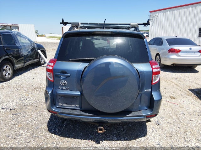Toyota RAV4 Base V6