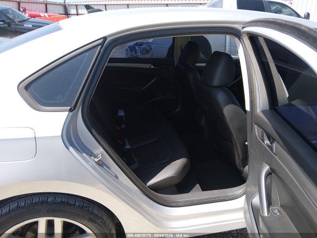 Volkswagen Passat 1.8t Wolfsburg Edition