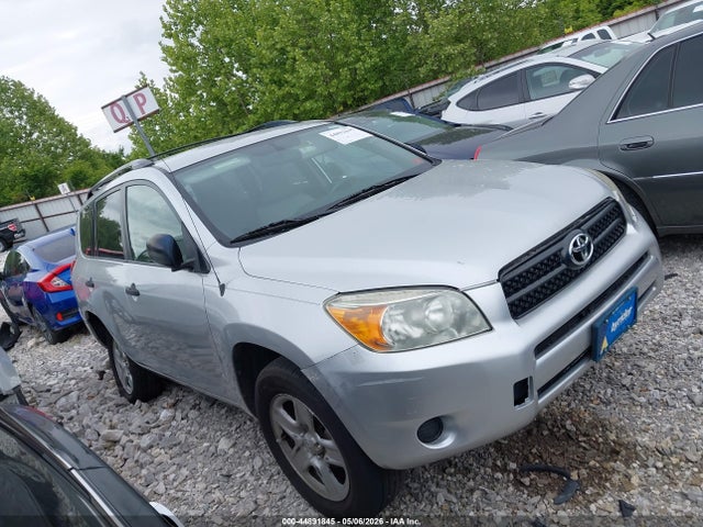 Salvage Toyota RAV4 Image