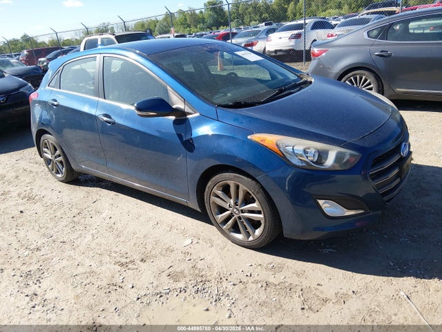 Salvage Hyundai ELANTRA Image