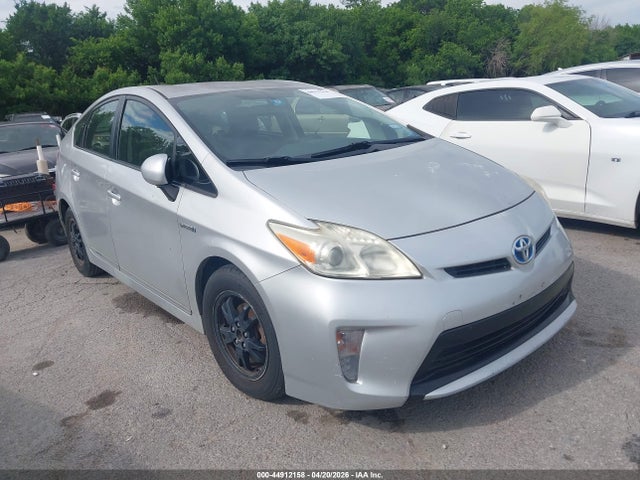 Salvage Toyota Prius Image