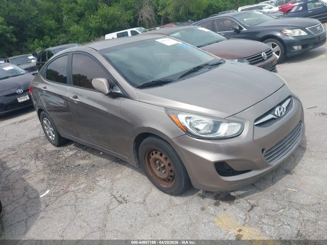 Salvage Hyundai ACCENT Image