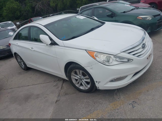 Salvage Hyundai SONATA Image