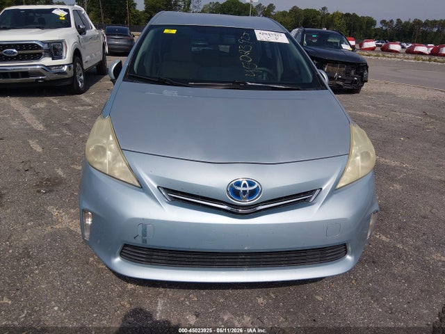 Toyota Prius v Two