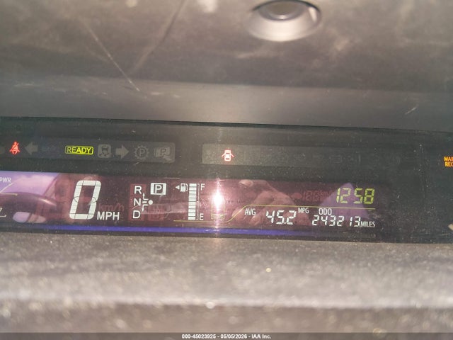Toyota Prius v Two