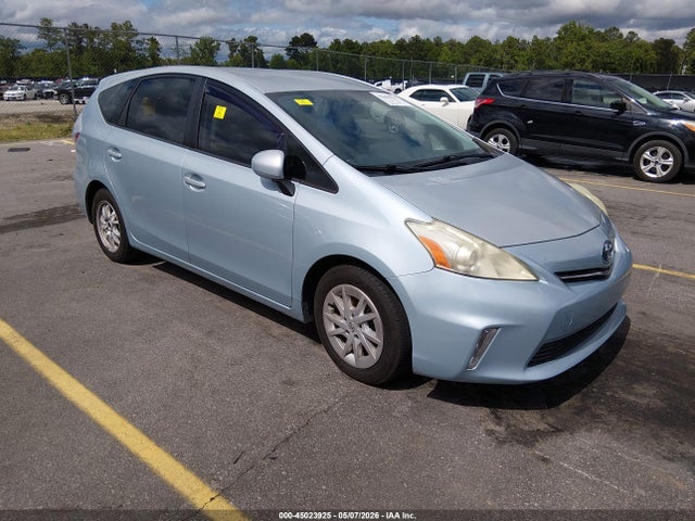 Salvage Toyota Prius v Image