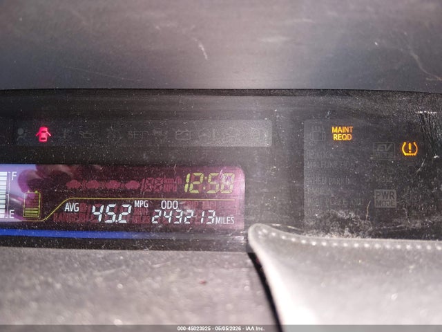 Toyota Prius v Two