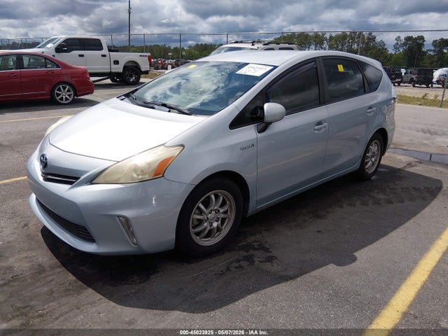 Toyota Prius v Two