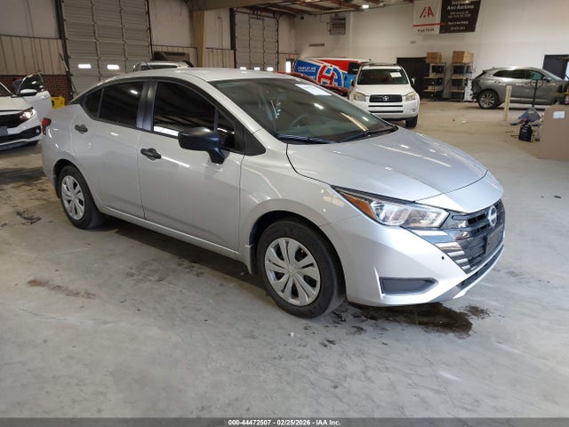 Salvage Nissan Versa Image