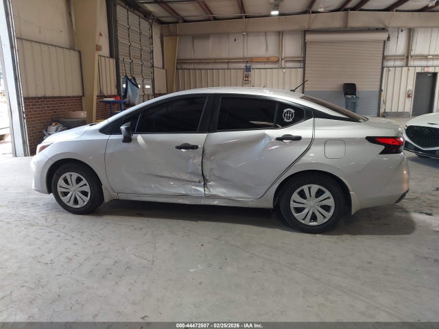 Nissan Versa 1.6 S