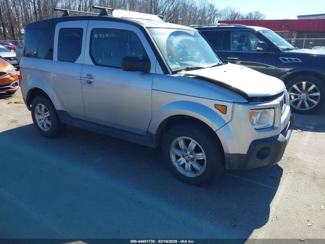 Salvage Honda Element Image