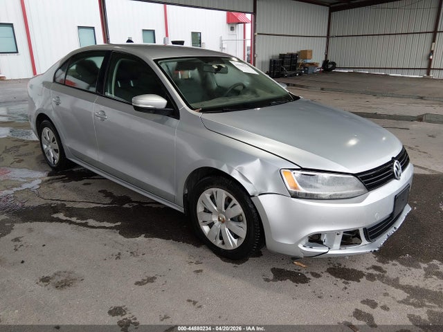 Salvage Volkswagen Jetta Image