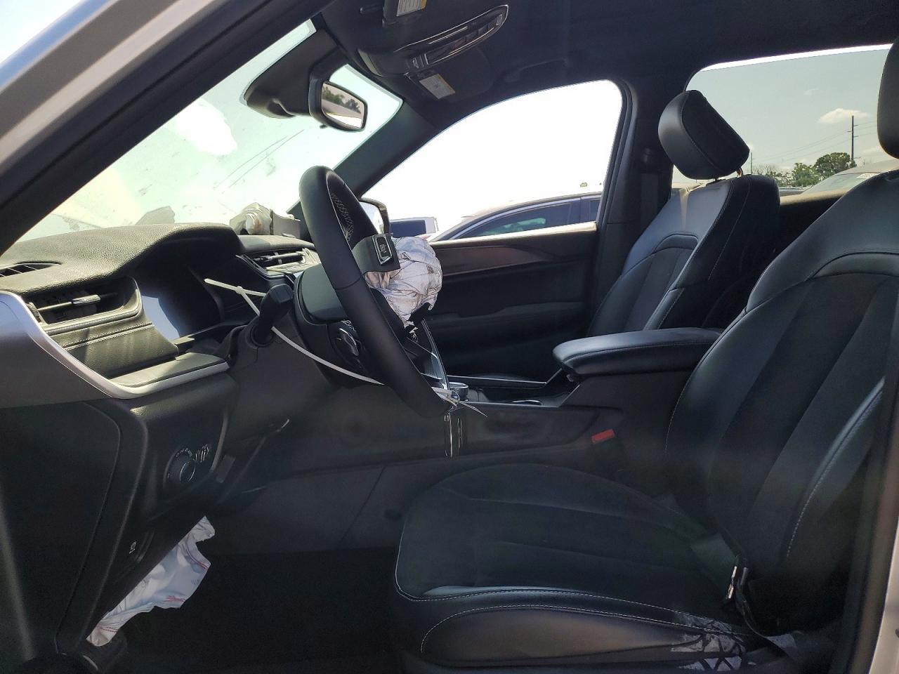 Jeep Cherokee L Laredo