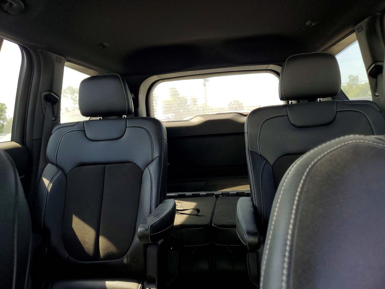 Jeep Cherokee L Laredo