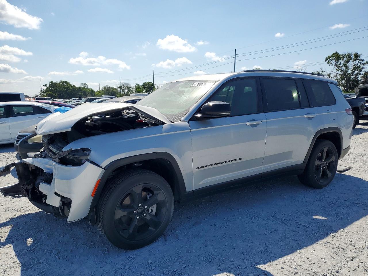 Salvage Jeep Cherokee Image