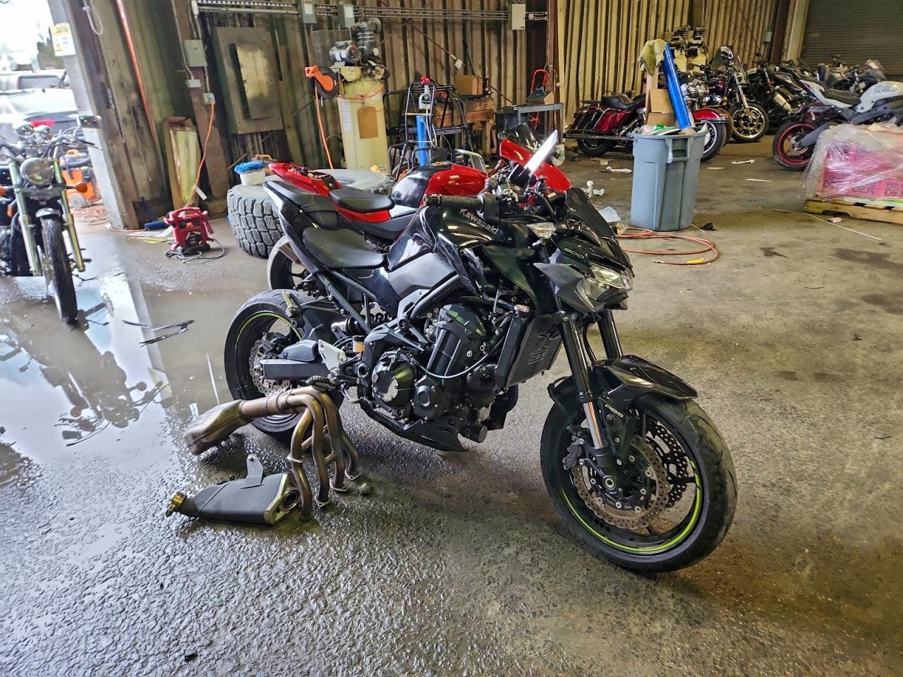 Salvage Kawasaki Zr900 F Image