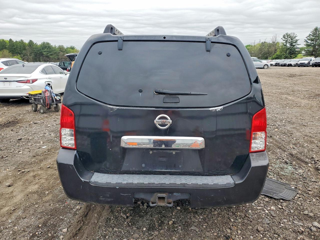Nissan Pathfinder S