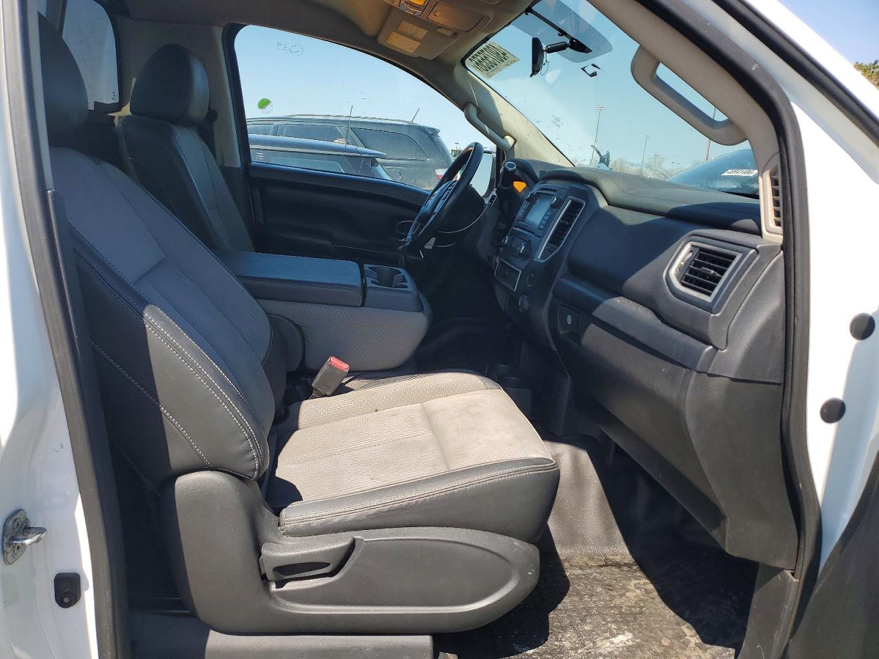 Nissan Titan S