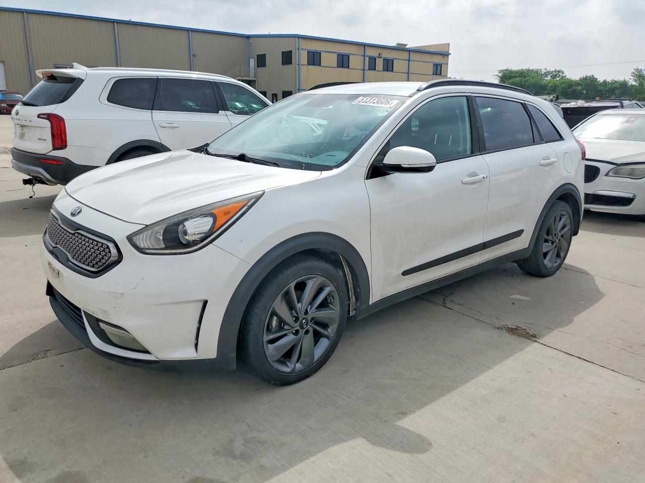 Salvage Kia Niro Image