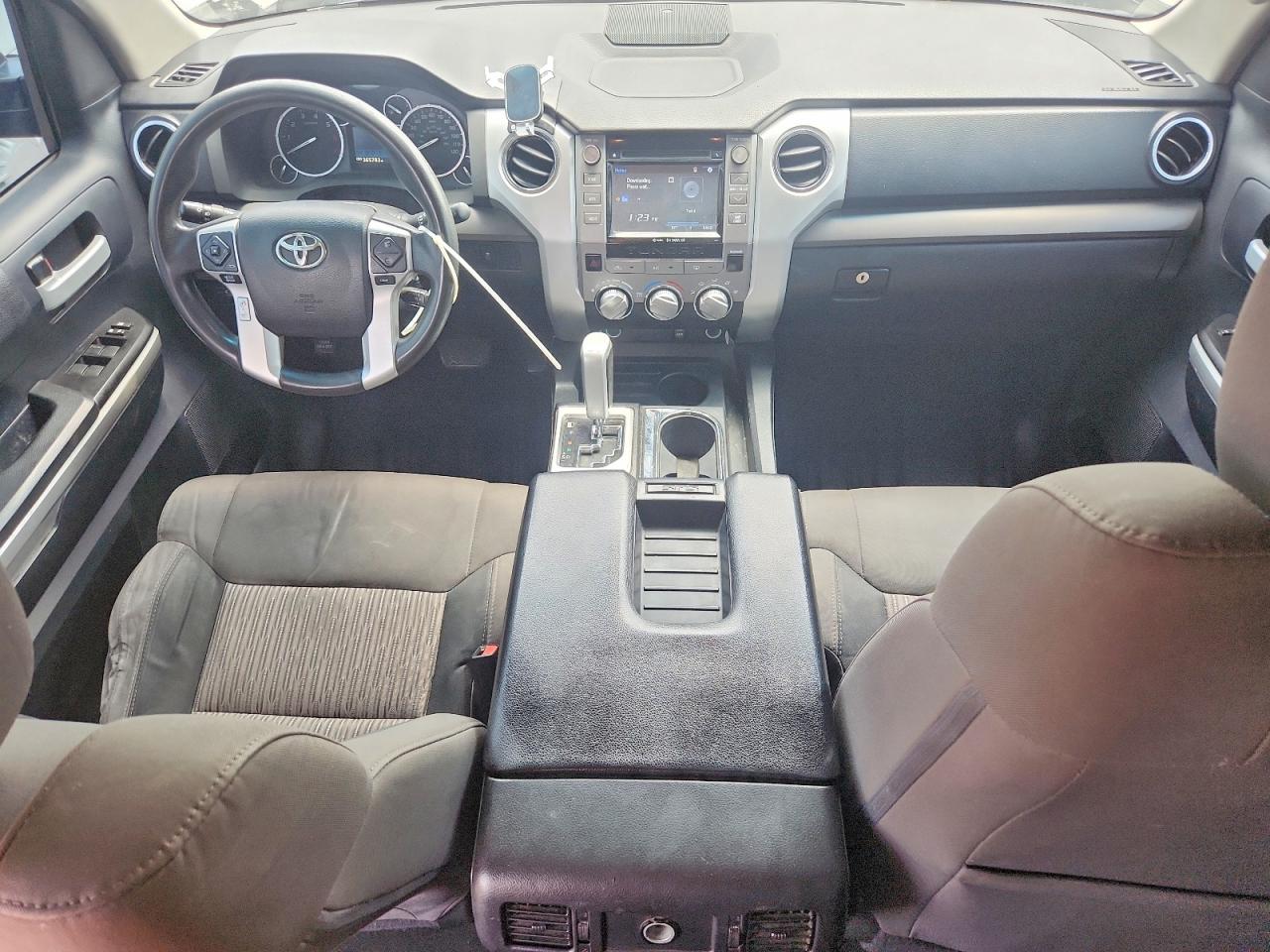 Toyota Tundra Crewmax Sr5