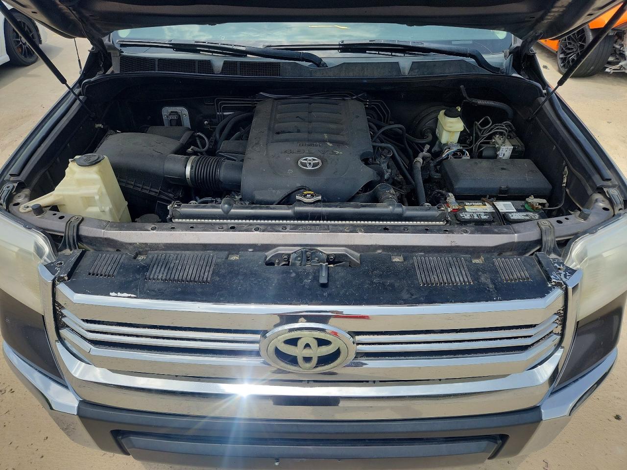 Toyota Tundra Crewmax Sr5