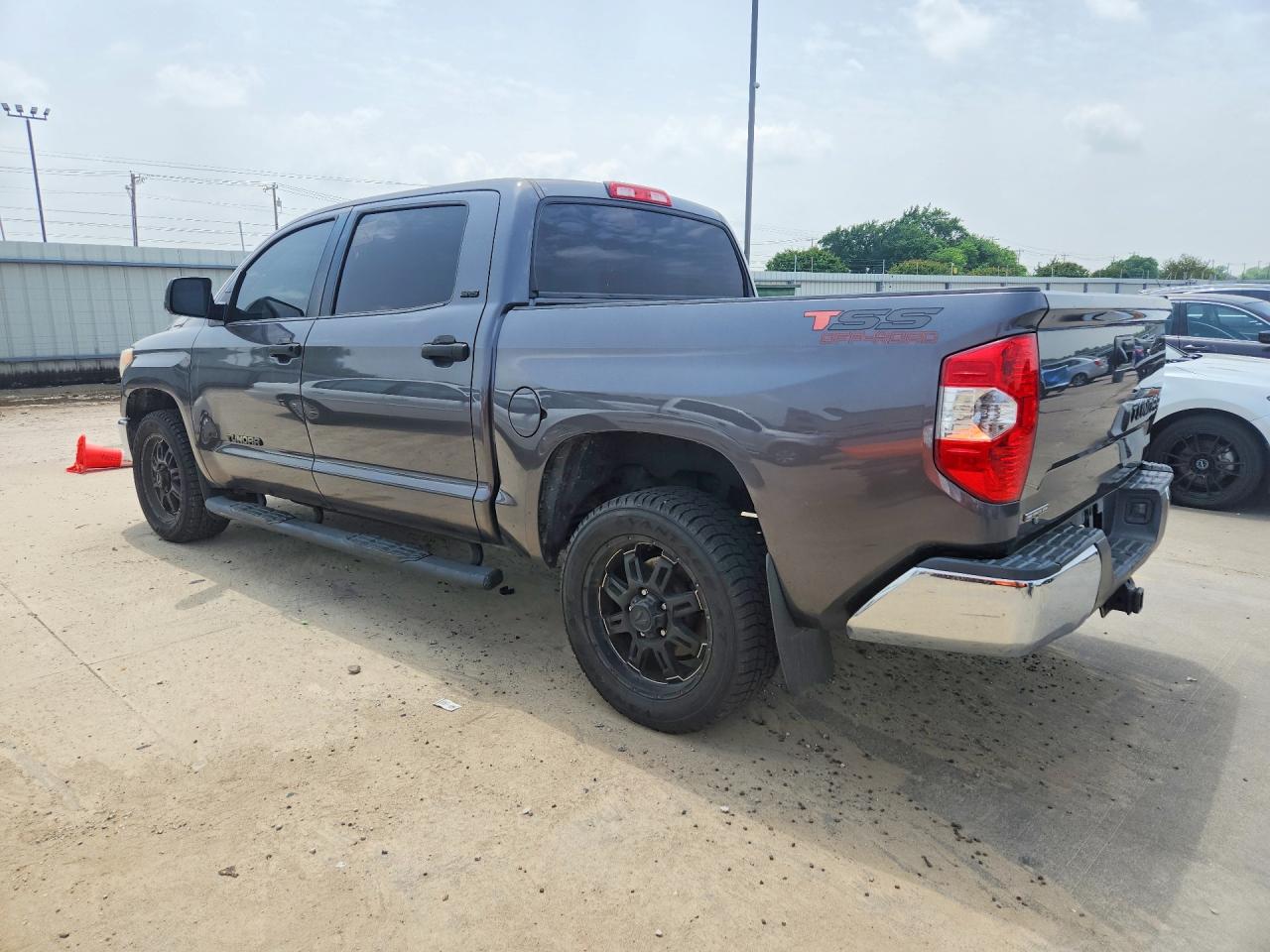 Toyota Tundra Crewmax Sr5