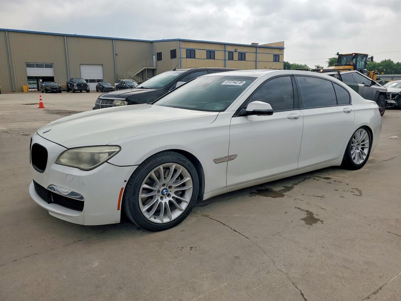 Salvage BMW 7 Series Image
