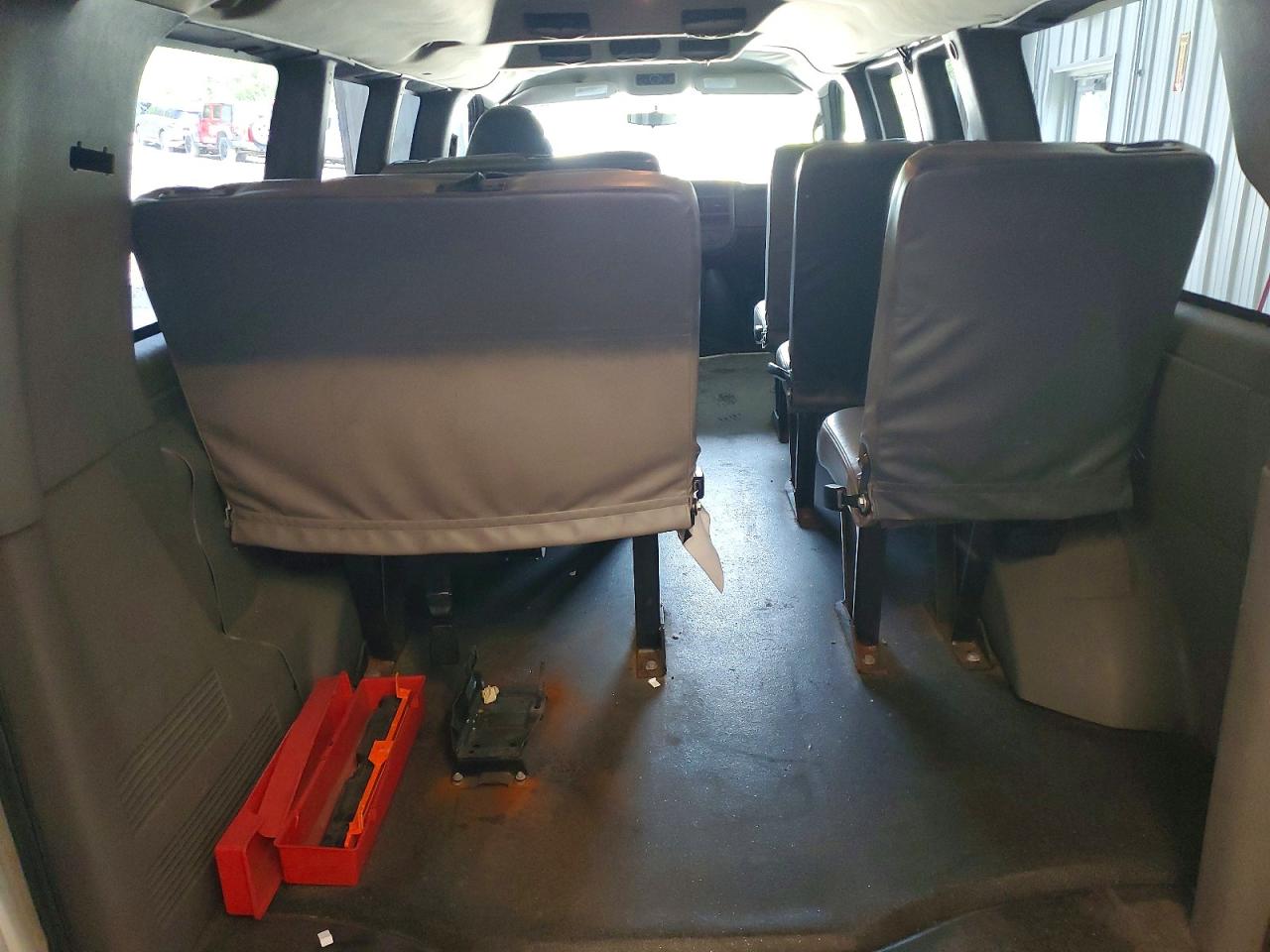Chevrolet Express Lt