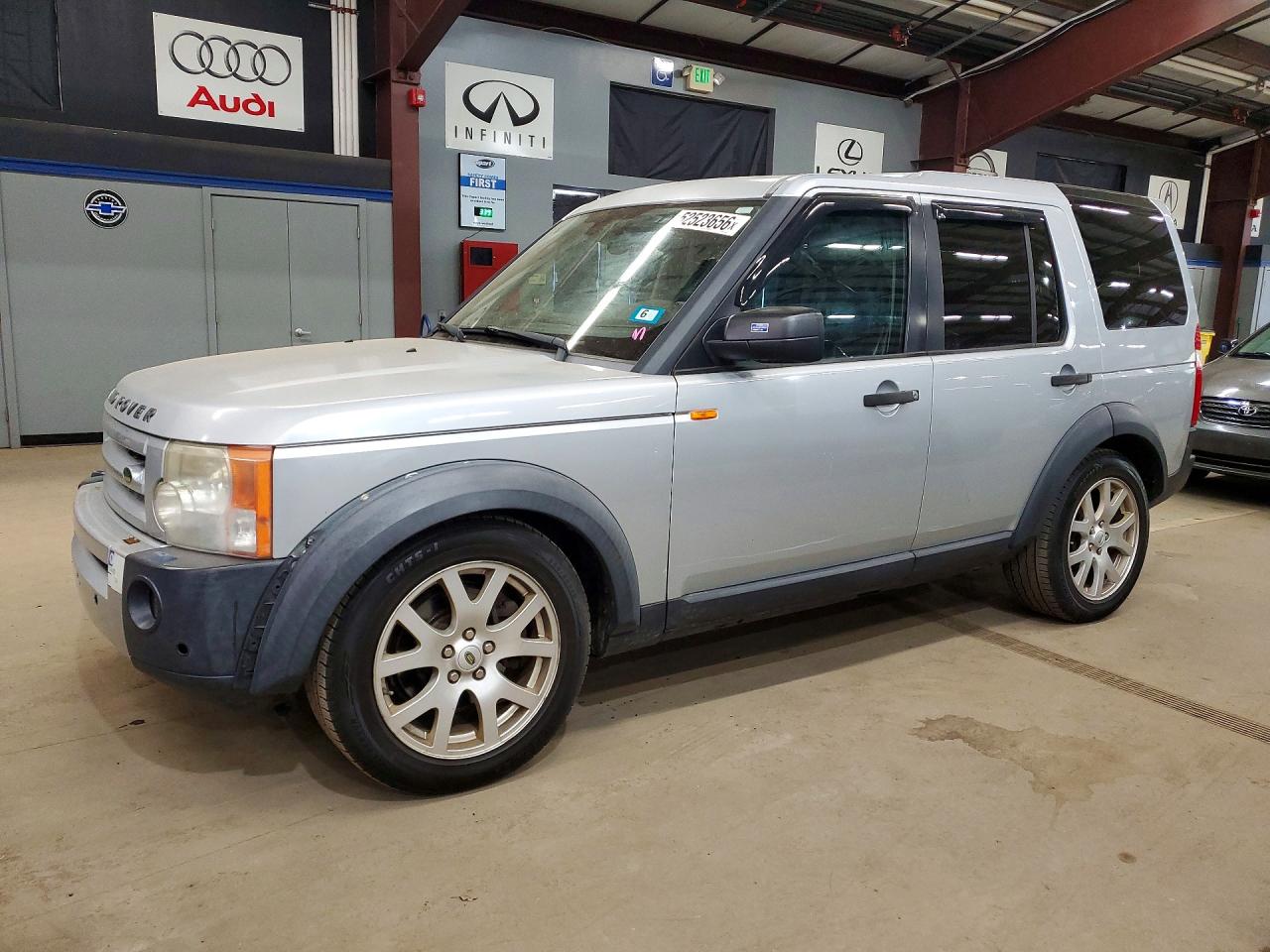 Salvage Land Rover LR3 Image