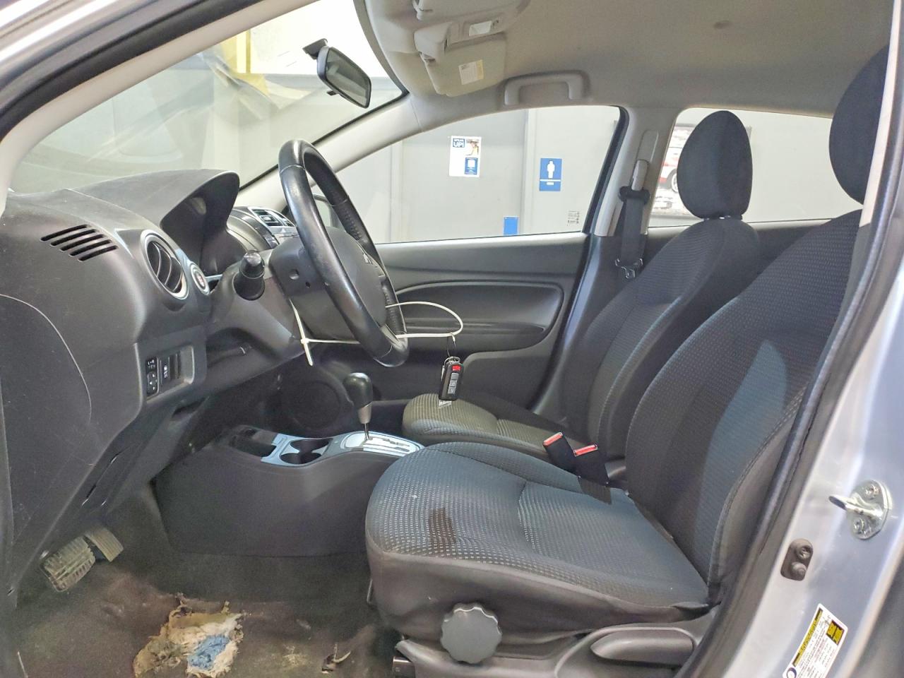Mitsubishi Mirage Es