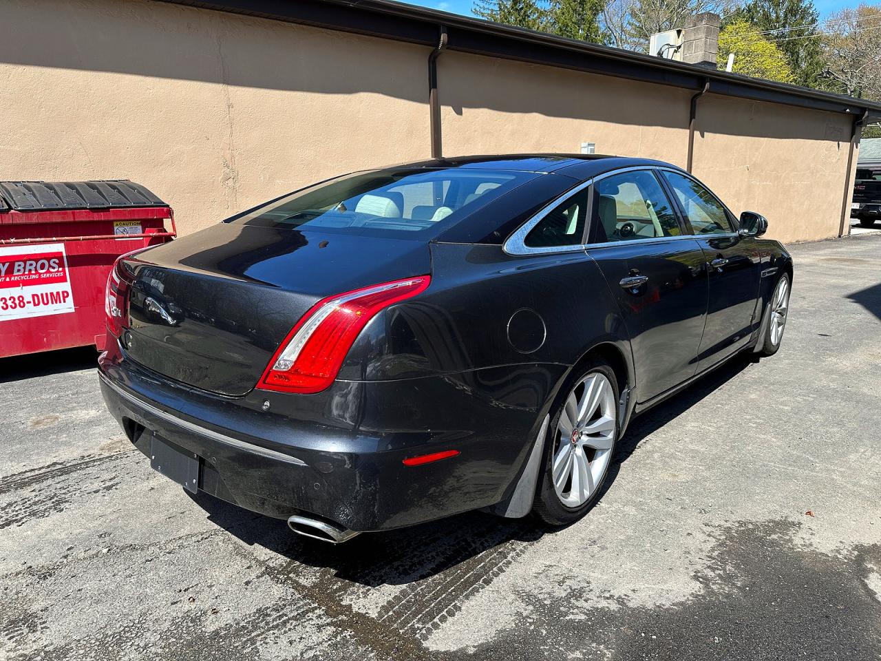 Jaguar XJ