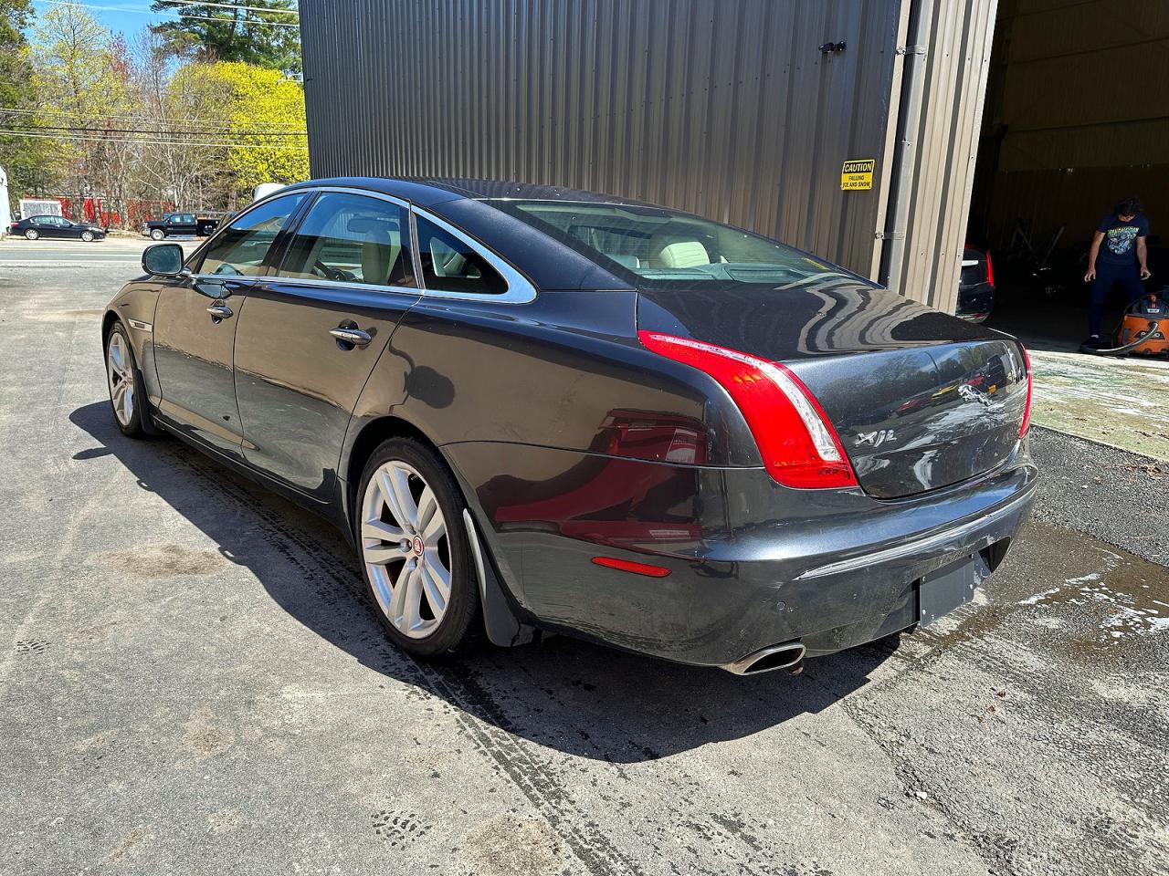 Jaguar XJ