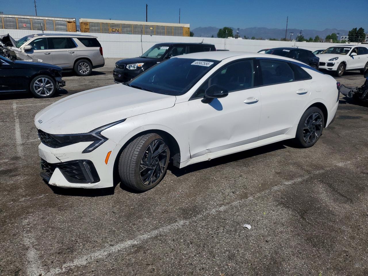 Salvage Kia K5 Image