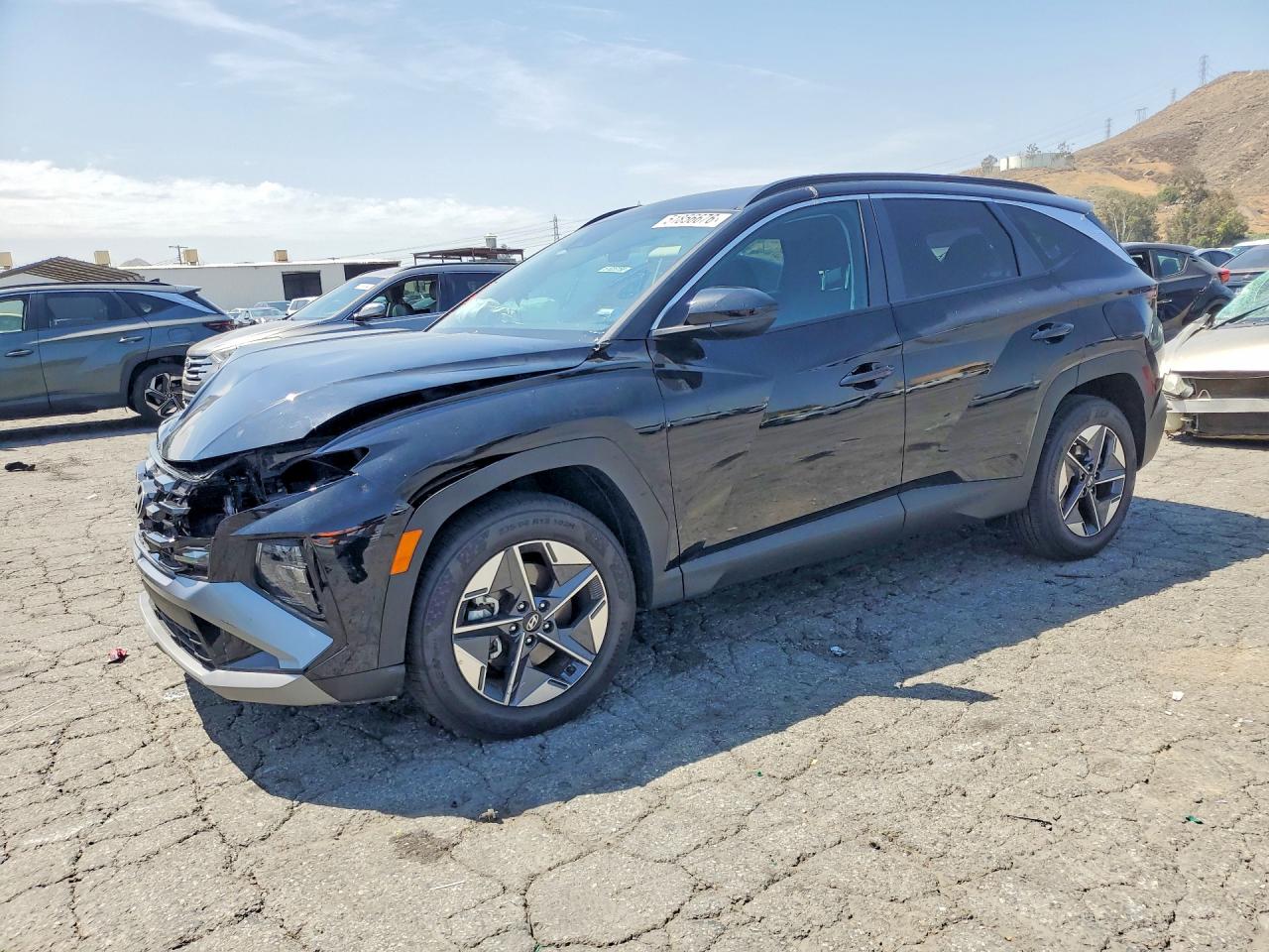 Salvage Hyundai TUCSON Image