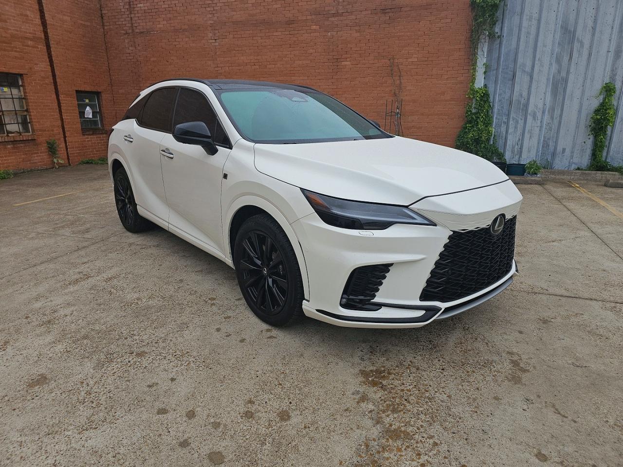 Salvage Lexus RX Image