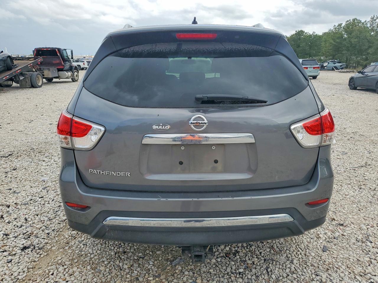 Nissan Pathfinder S