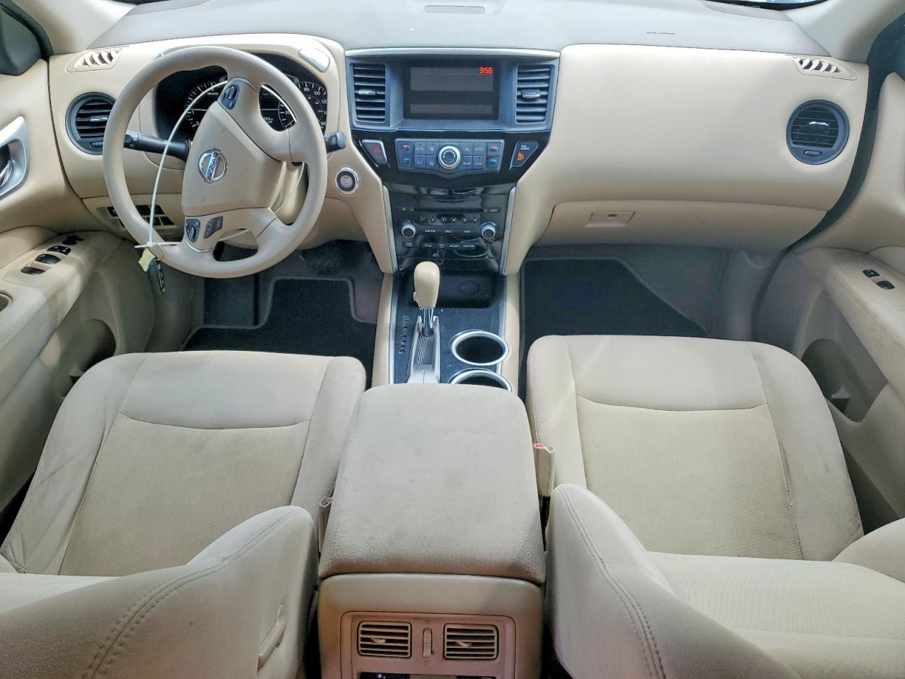 Nissan Pathfinder S