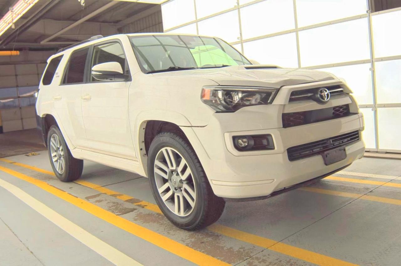Salvage Toyota 4Runner Image