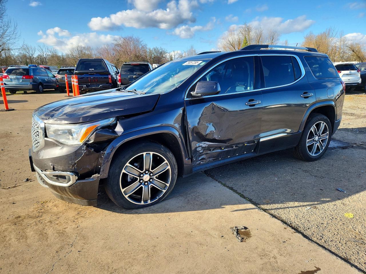 Salvage GMC Acadia Image