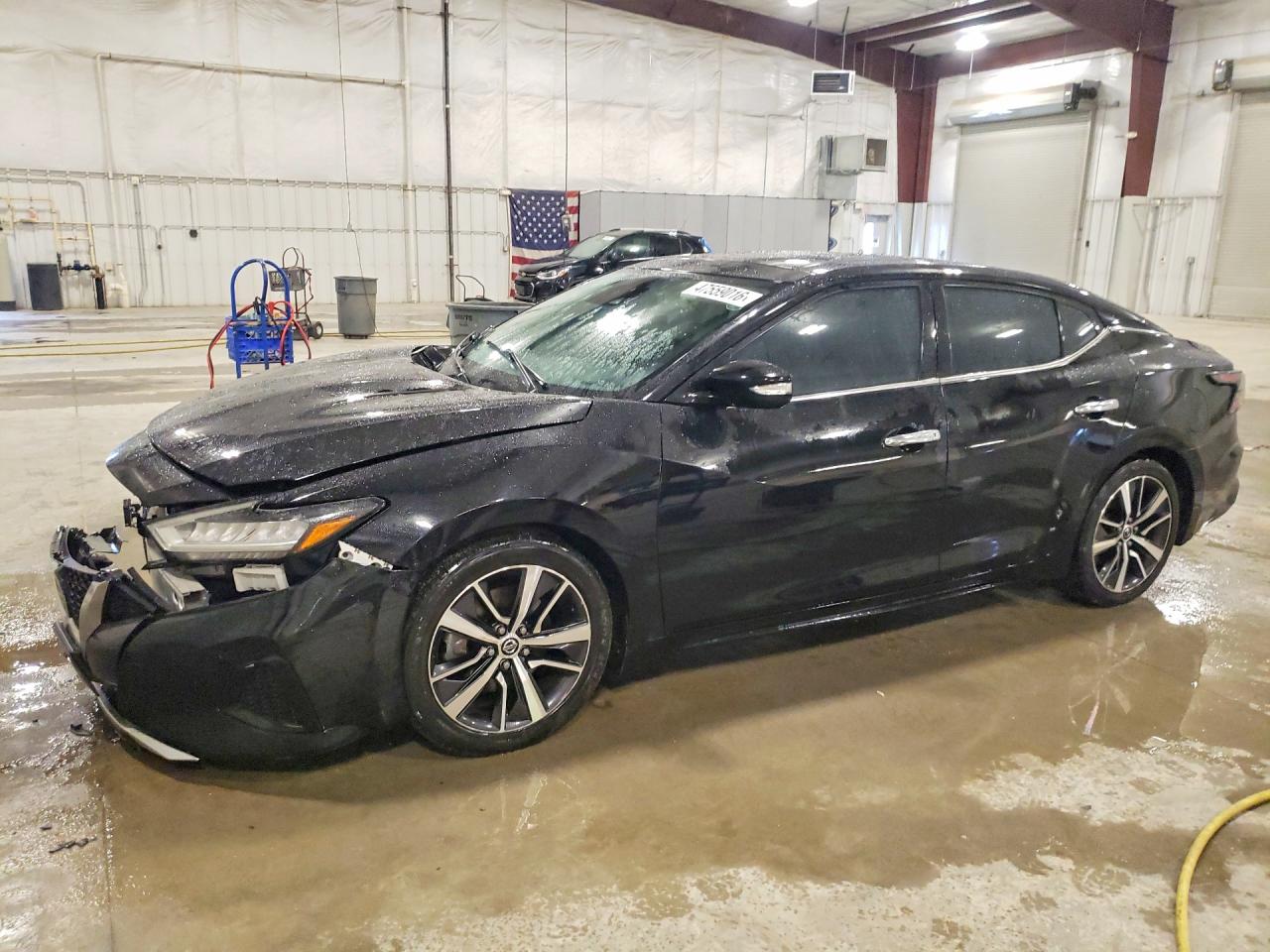 Salvage Nissan Maxima Image