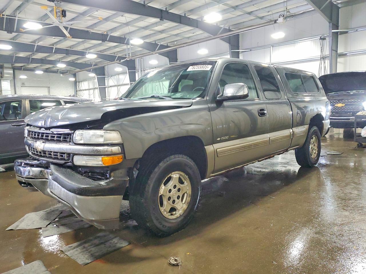 Salvage Chevrolet Silverado Image