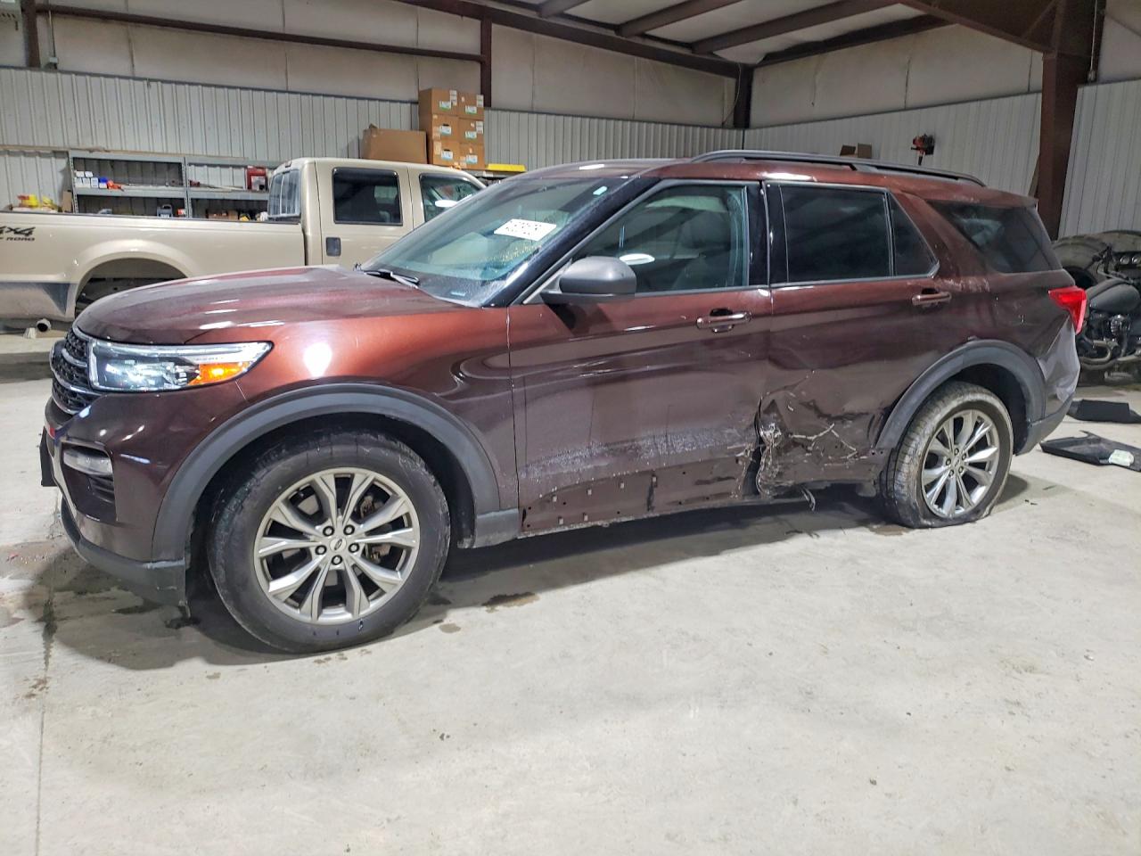 Salvage Ford Explorer Image