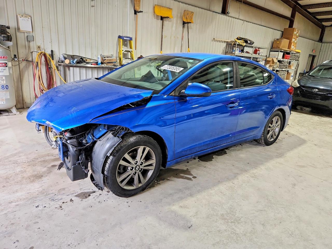 Salvage Hyundai ELANTRA Image
