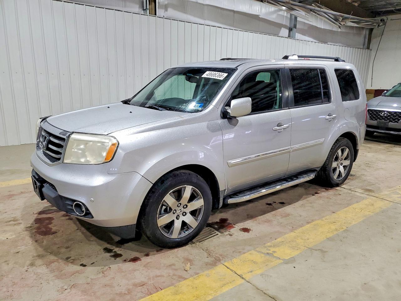 Salvage Honda Pilot Image
