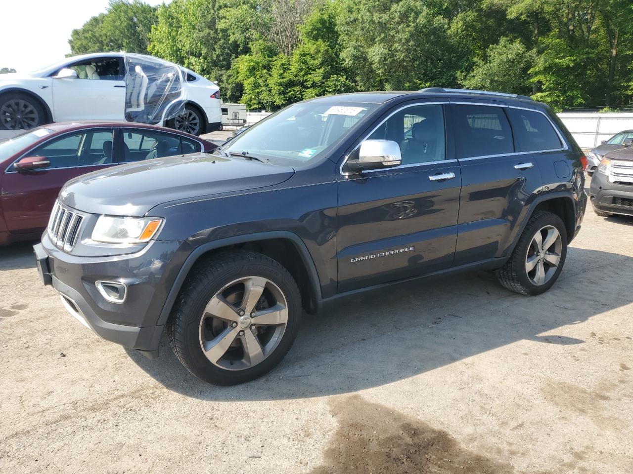 Salvage Jeep Grand Cherokee Image